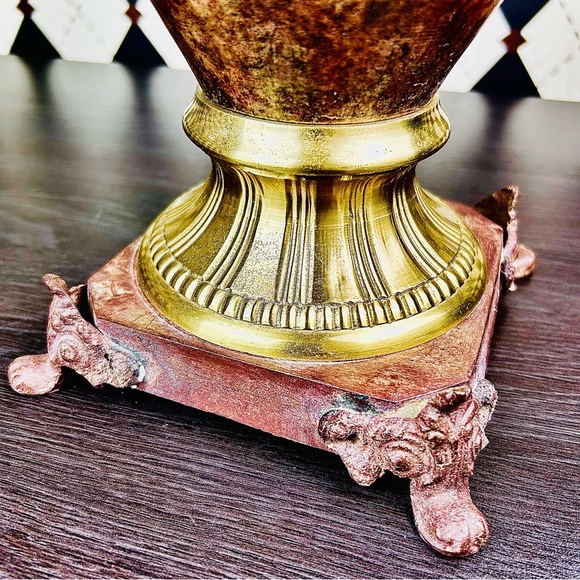 Neoclassical Gilt Metal Urn Pair Mid Century Modern Hollywood Regency Luxury - Picture 5 of 16